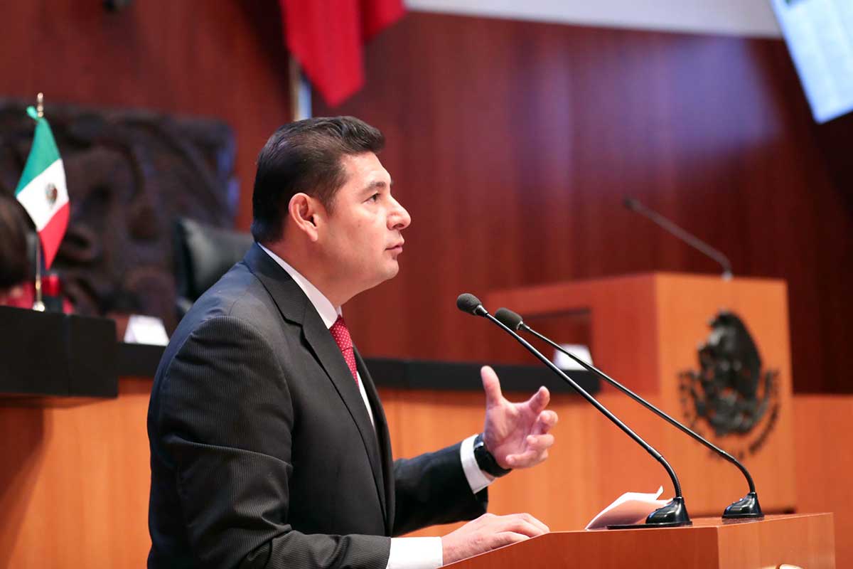 Senador Alejandro Armenta da iniciativa para castrar violadores (Foto: Senado de la República)
