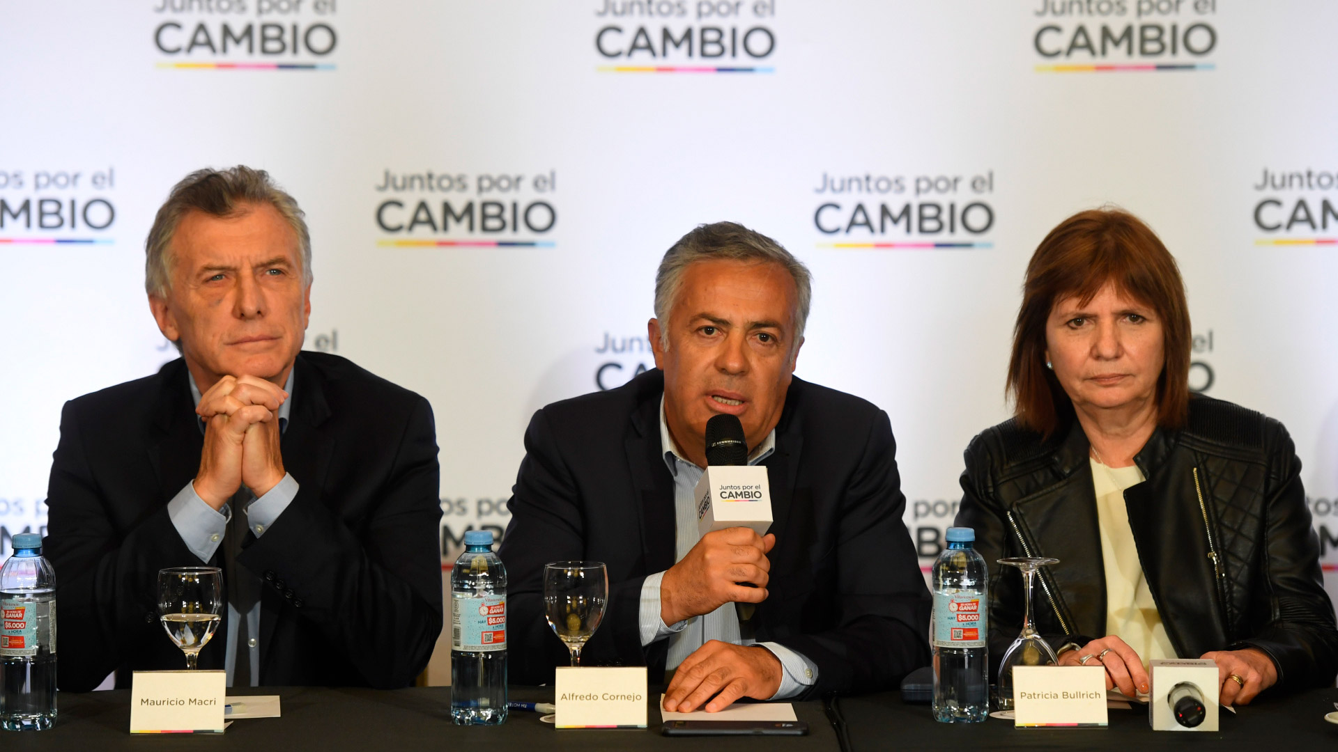Alfredo Cornejo, entre Mauricio Macri y Patricia Bullrich