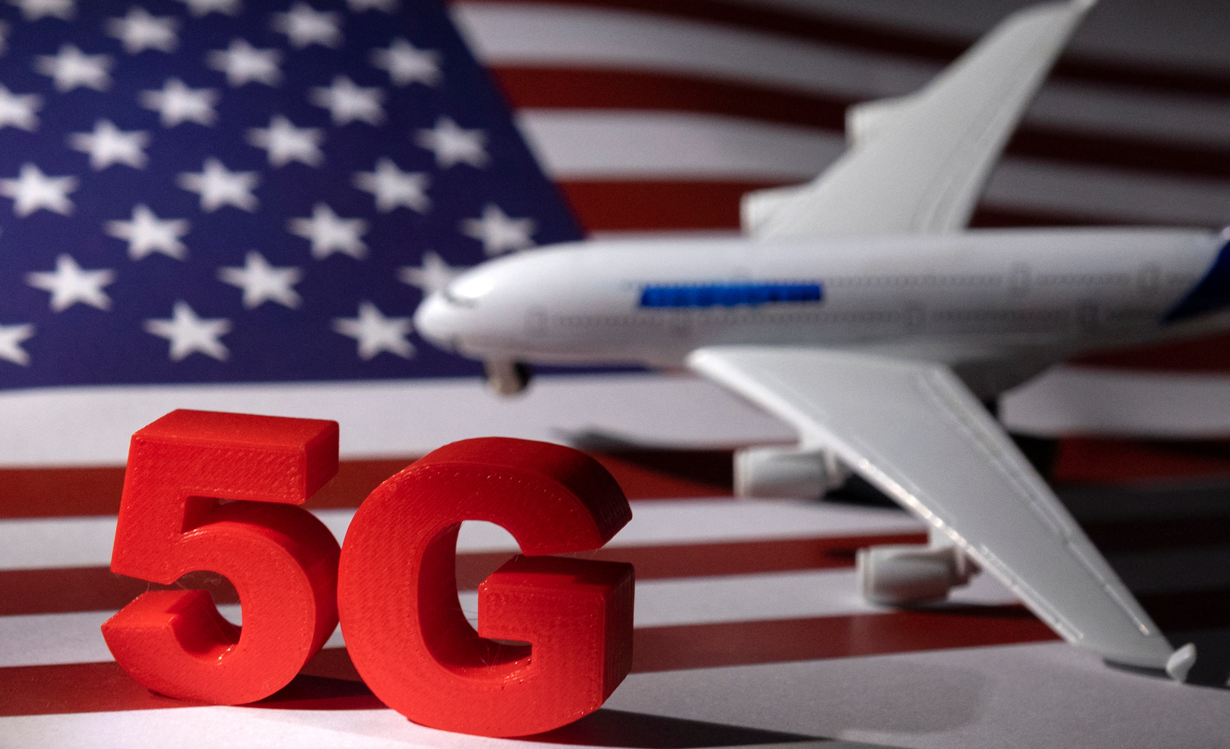 El 5G parece ser un problema para aeronaves en Estados Unidos (Foto: REUTERS/Dado Ruvic/Illustration)
