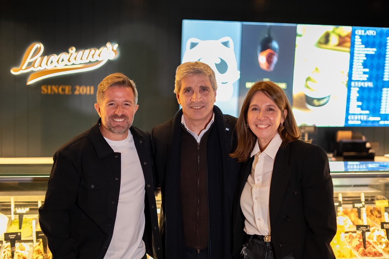 El heladero preferido del Gobierno recibi&oacute; a Caputo, habl&oacute; del consumo y revel&oacute; qu&eacute; gusto tom&oacute; el ministro