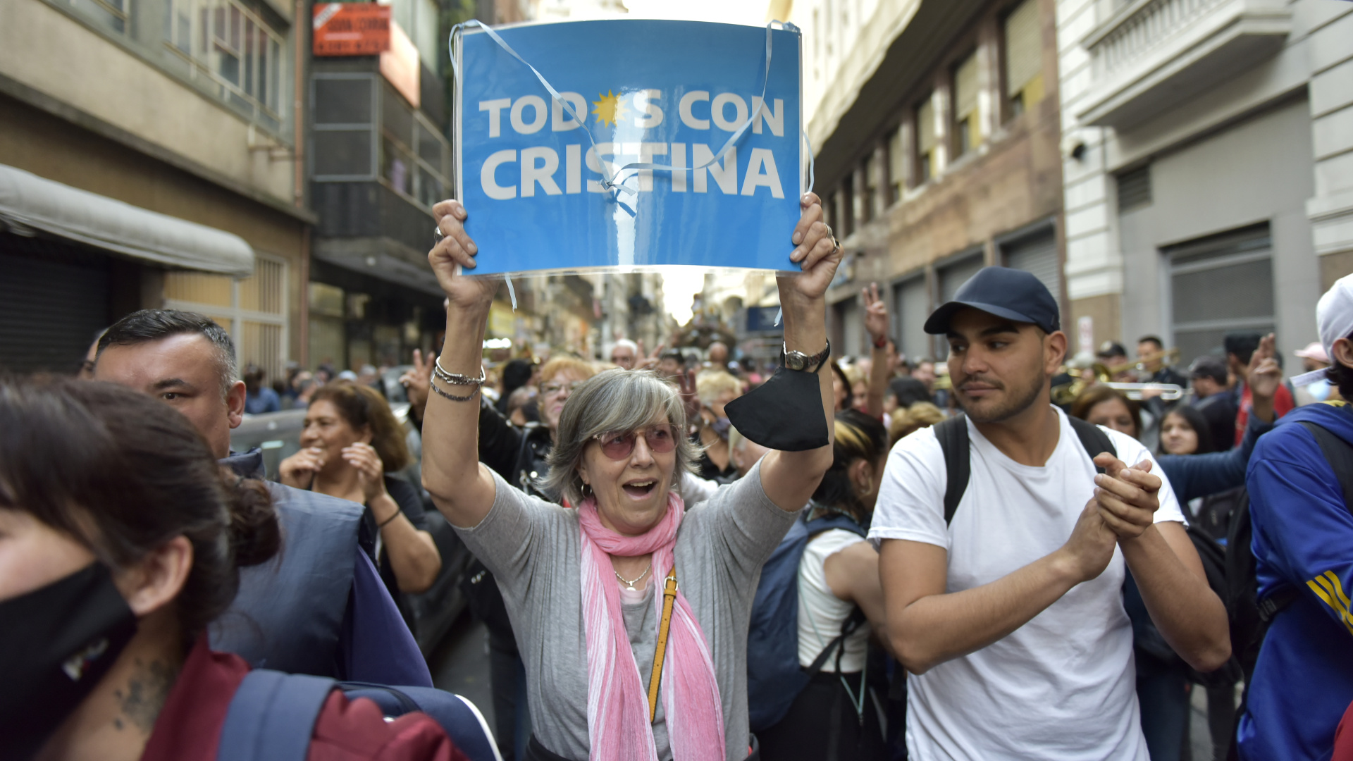 La militancia empezó a organizar una gran marcha para los próximos días con el objetivo de ganar la calle y respaldar a Cristina Kirchner (Gustavo Gavotti)