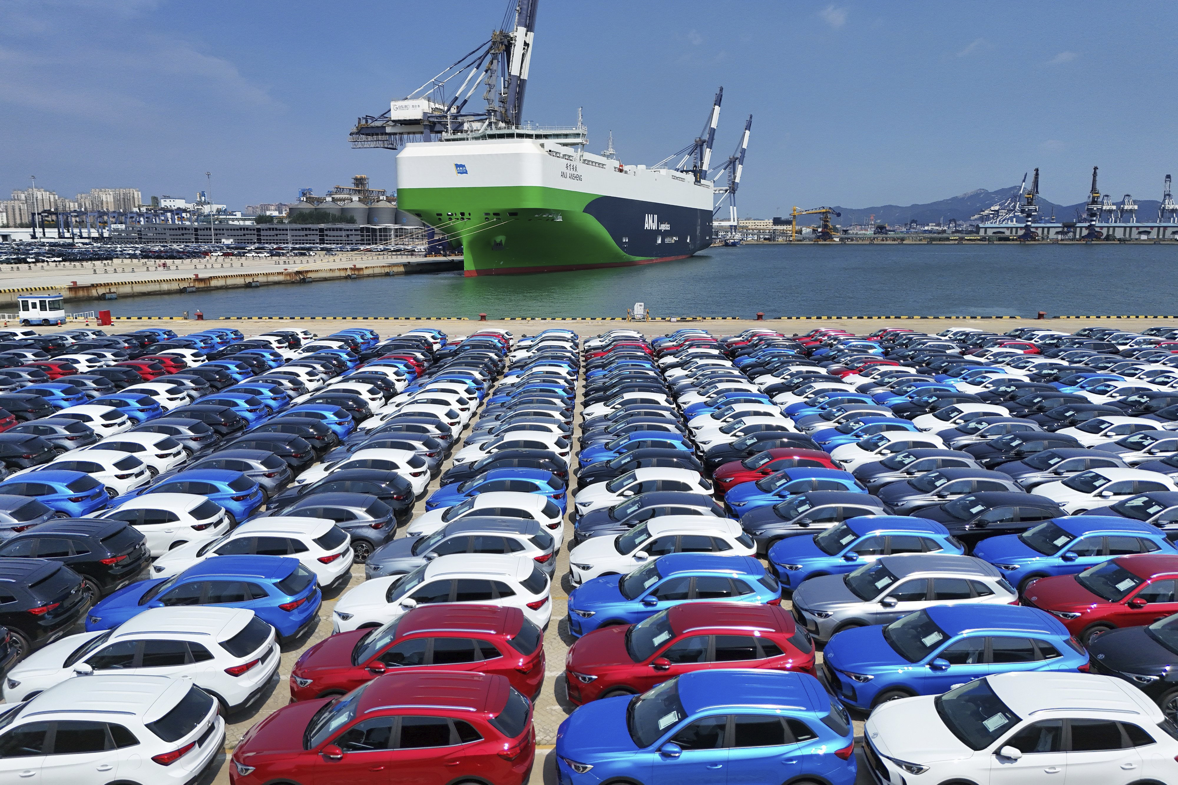 El Gobierno prepara los detalles del nuevo cupo de autos híbridos y eléctricos que podrán comprarse sin arancel en 2026