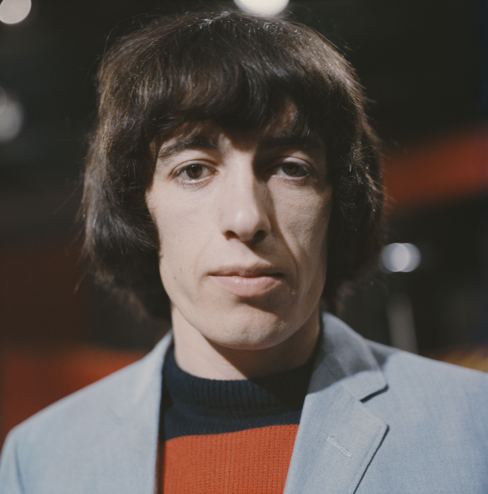 En 1964 se cambió su apellido -Perks- por Wyman. Hacía un año y medio que integraba los Rolling Stones. Bill era más grande que los otros miembros del grupo.  (Photo by Mark and Colleen Hayward/Redferns)