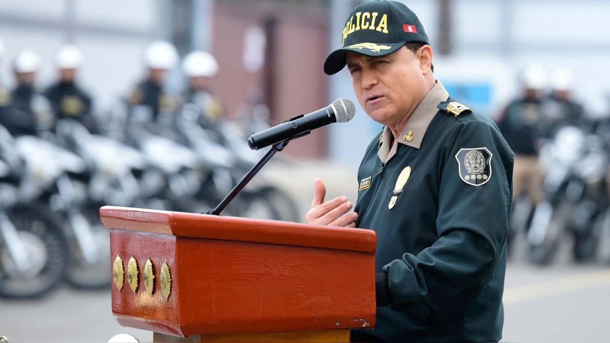 Raúl Alfaro, excomandante general de la PNP, habría recibido un soborno de 69 mil soles