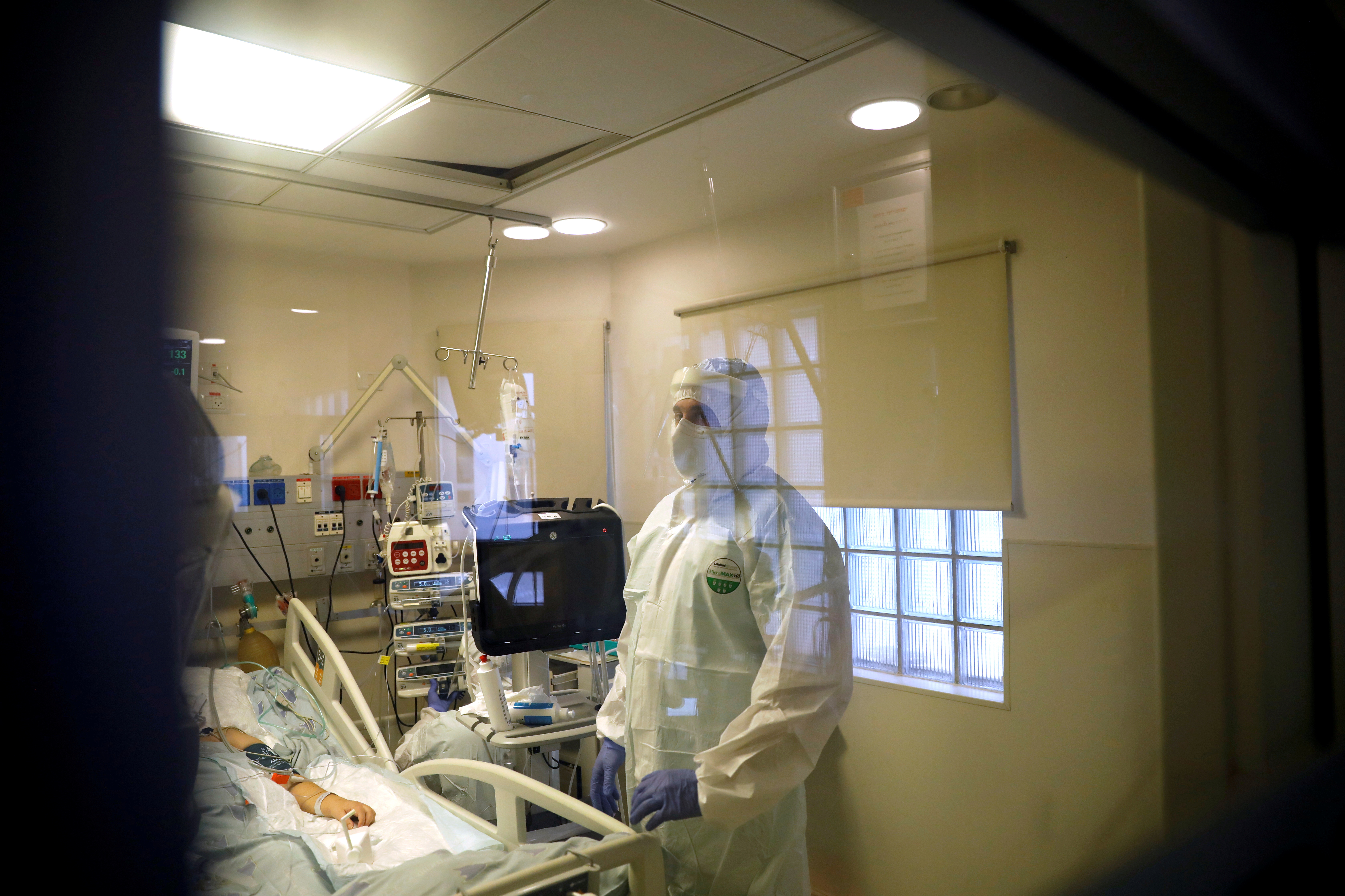 Alrededor de un tercio de los pacientes que fueron externados el día en que terminó el tratamiento (REUTERS/Ronen Zvulun/File Photo)