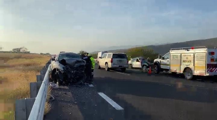 Accidente en la autopista Puebla-Orizaba (Twitter/@Gposiadeoficial)
