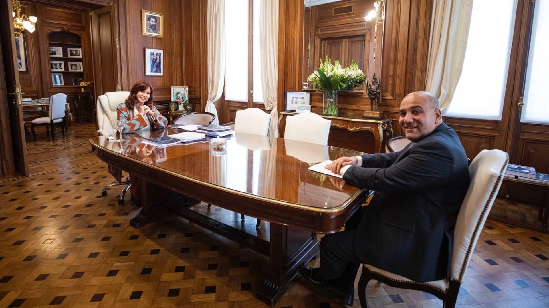 Cristina Kirchner recibió a Juan Manzur antes de su presentación en el Senado