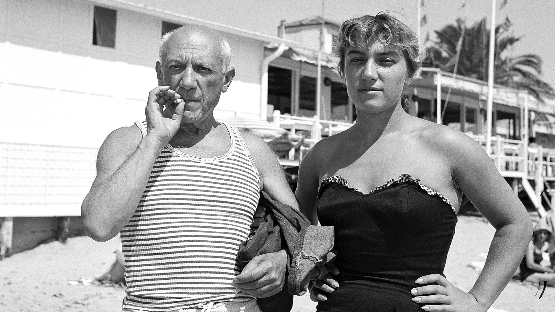 El pintor español Pablo Picasso y su hija Maya Ruiz-Picasso (EFE / Edward Quinn)
