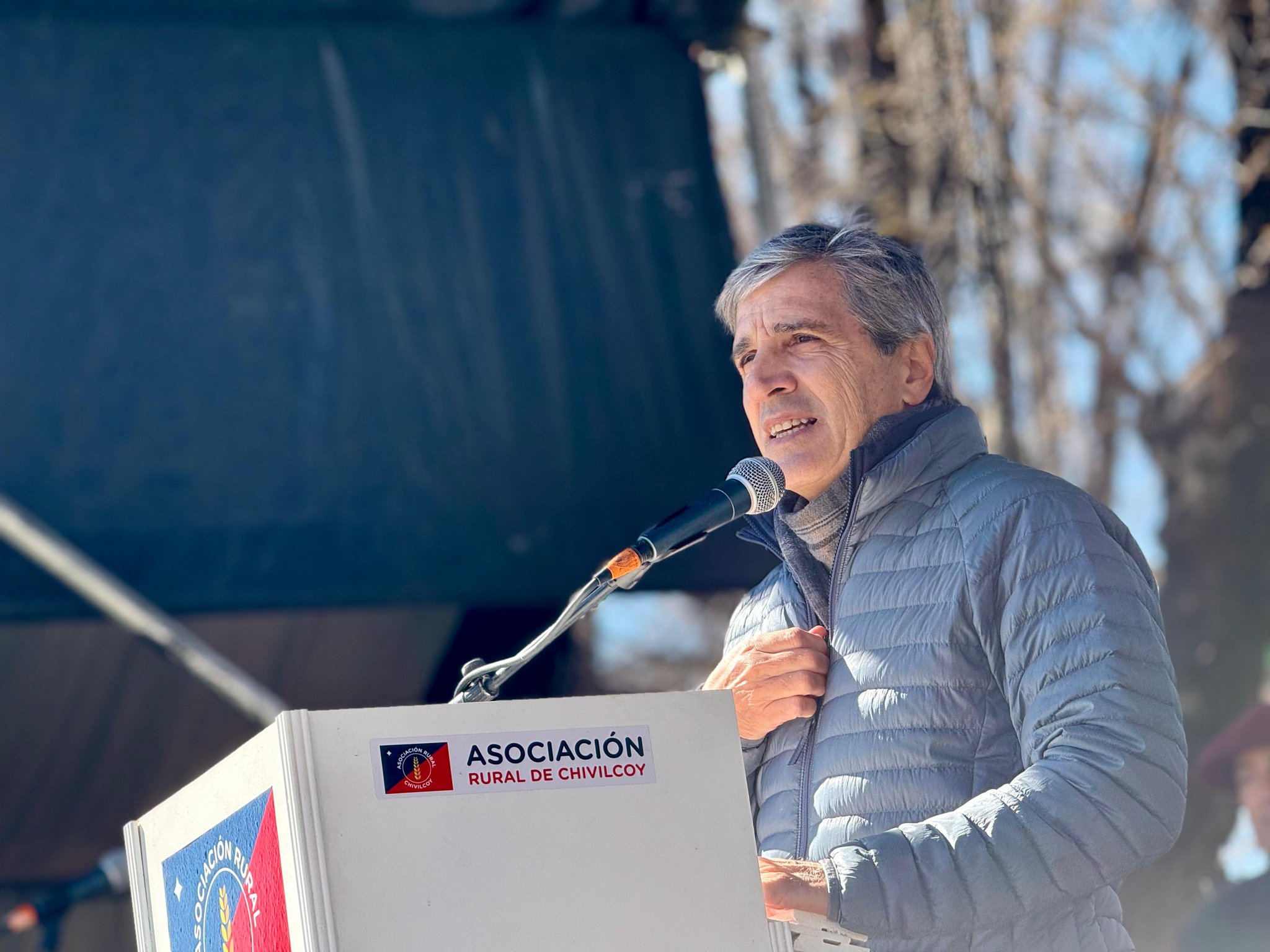 El Gobierno se aferra al Plan Aguante: todo vale para  que el dólar no salte al techo de la banda 