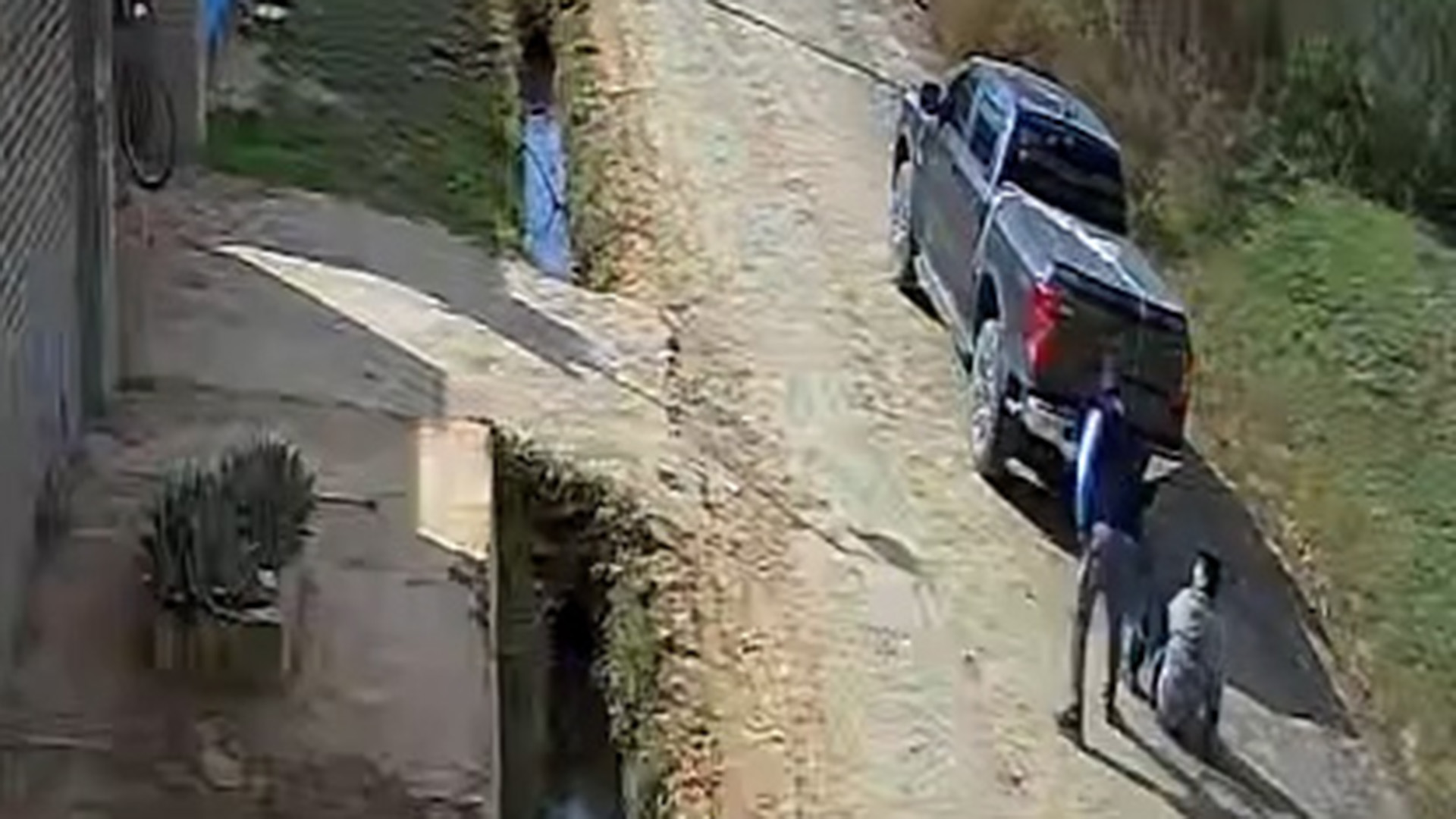 Robaron su comercio en Z&aacute;rate, busc&oacute; al ladr&oacute;n, lo at&oacute; a su camioneta y lo arrastr&oacute;: 