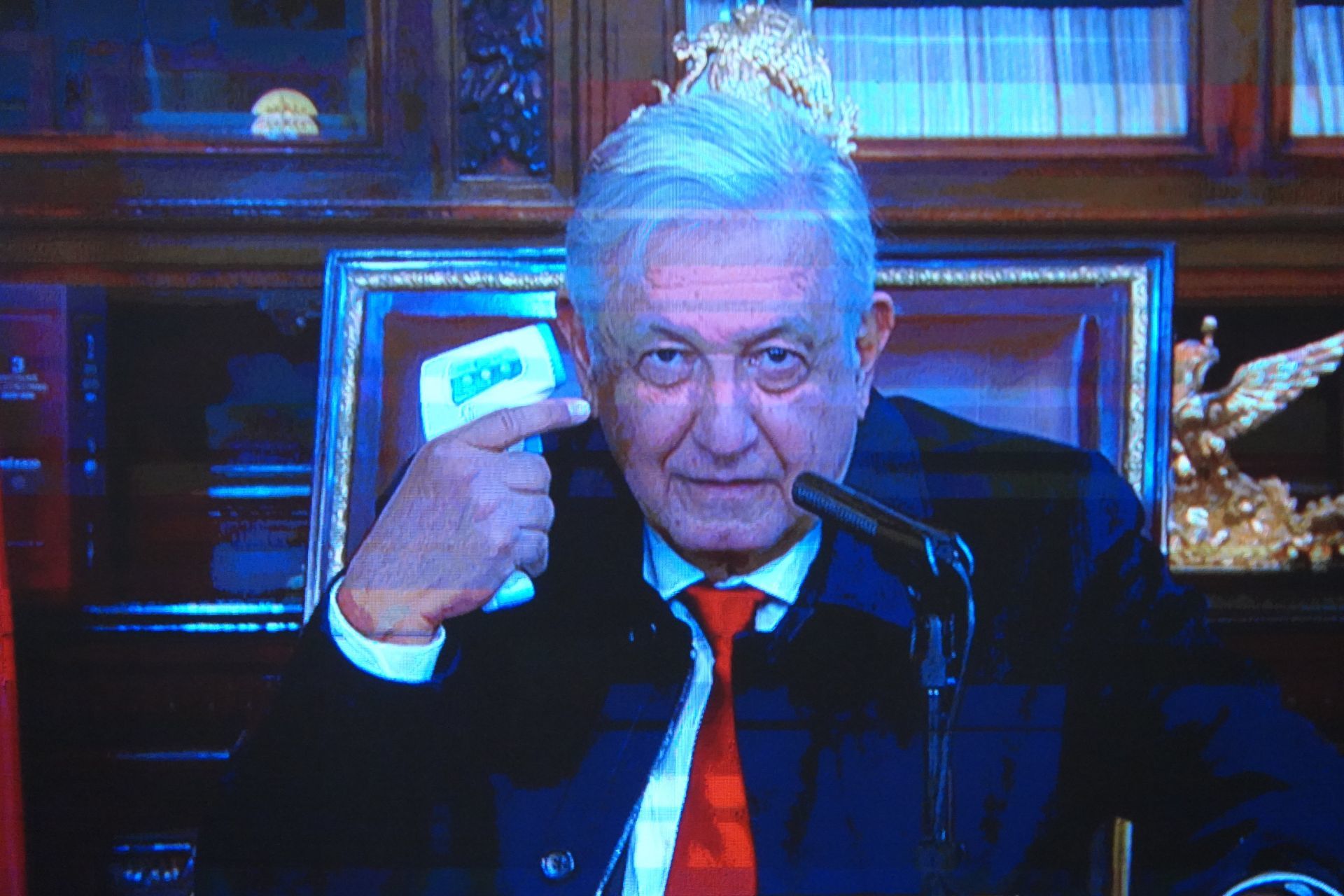 Tras confirmar su contagio de COVID-19, por segunda ocasi{on, el presidente Andrés Manuel López Obrador, participó en su habitual conferencia matutina del 11 de enero de manera virtual (FOTO: GALO CAÑAS/CUARTOSCURO.COM)