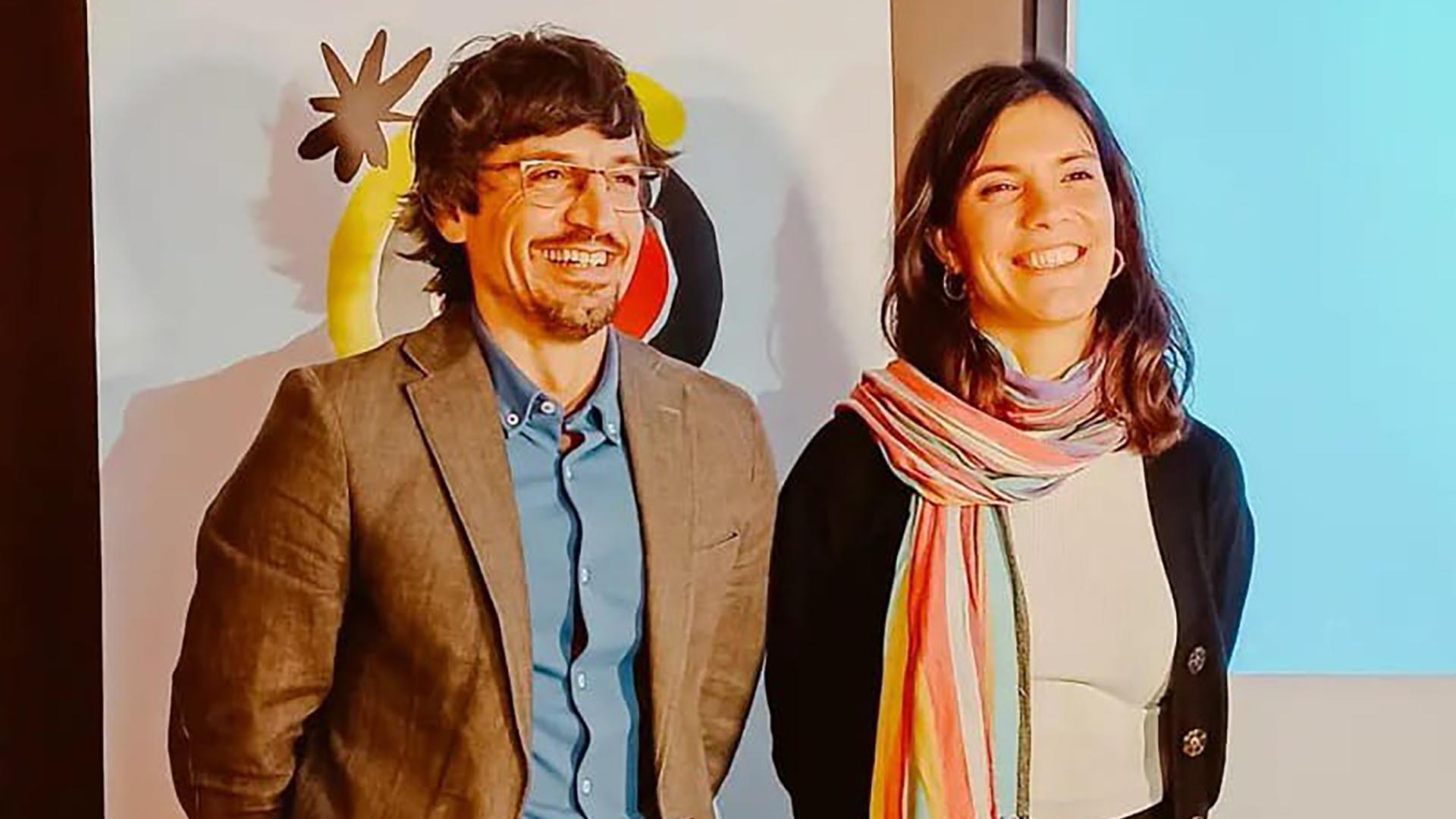 Roque González y la jefa de Relaciones Públicas y Comunicación de Level, Mariña Fernández Escariz