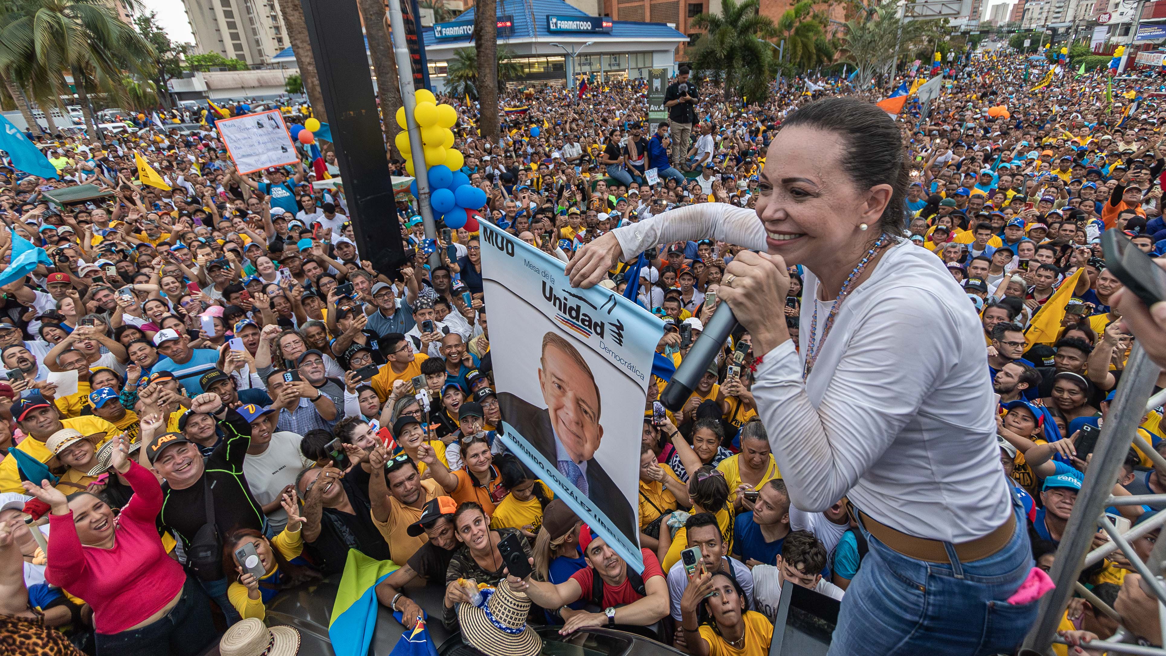 María Corina Machado arrasa en las calles para instalar a Edmundo González y crece la preocupación en el chavismo