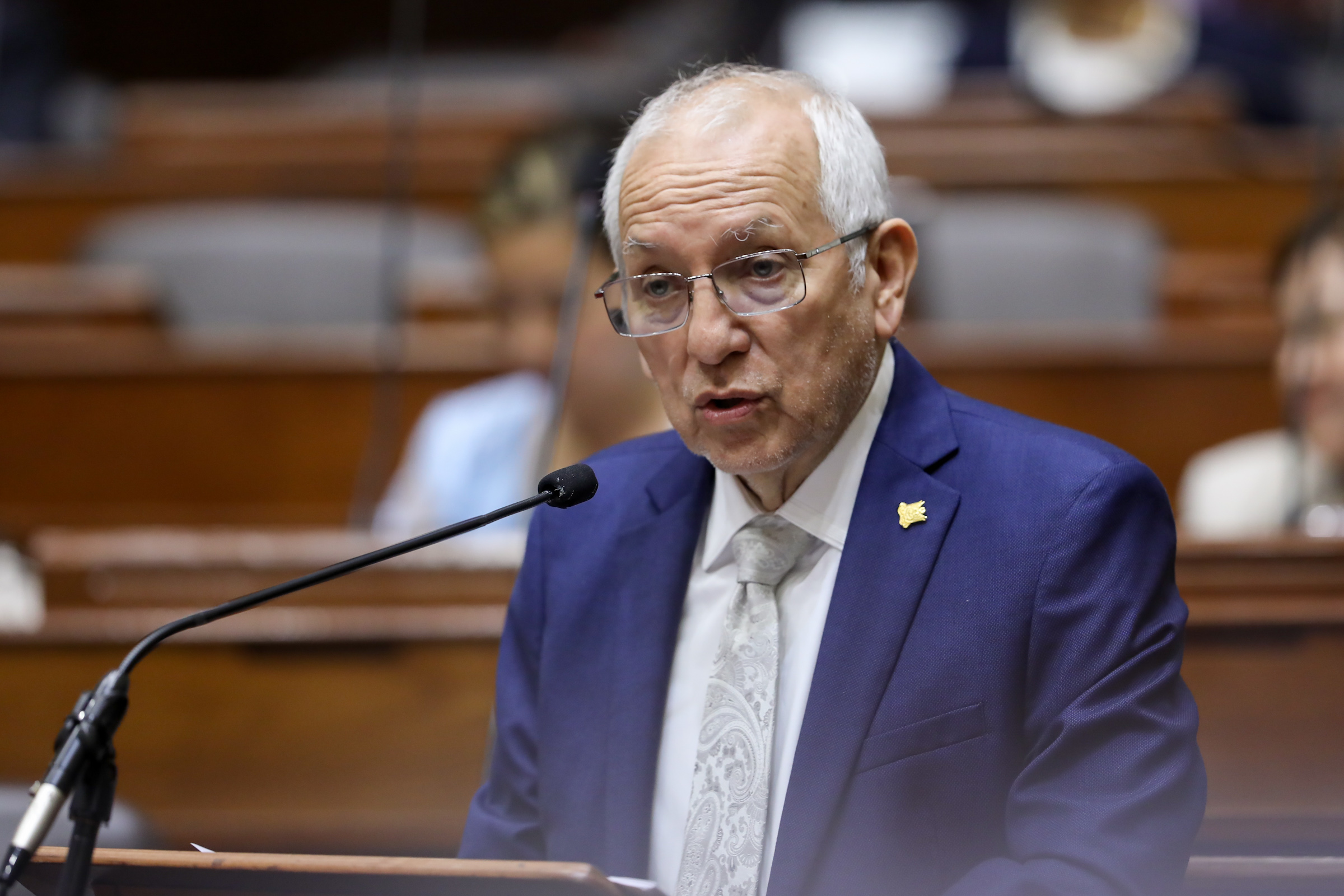 Ministro de Educacion, Óscar Becerra, finalizó su interpelación ante el Pleno del Congreso