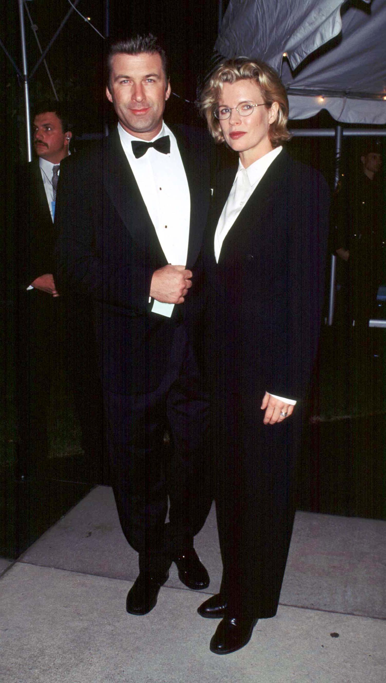 Los actores Alec Baldwin y Kim Basinger se casaron en 1993, en 1995 tuvieron a su única hija, Ireland, se separaron en 1998 y en 2002 iniciaron un divorcio escandaloso (Shutterstock)