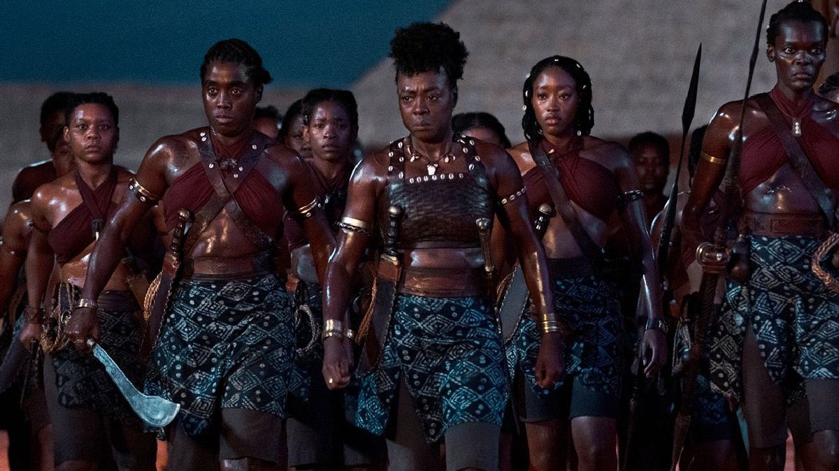 La mujer rey”: así luce Viola Davis como una guerrera en el tráiler de la  película épica - Infobae