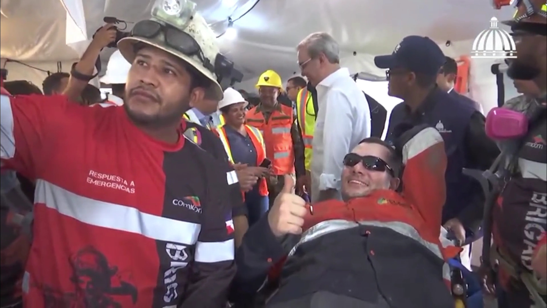 Video: rescatan a minero colombiano que permaneció 10 días en un socavón de República Dominicana