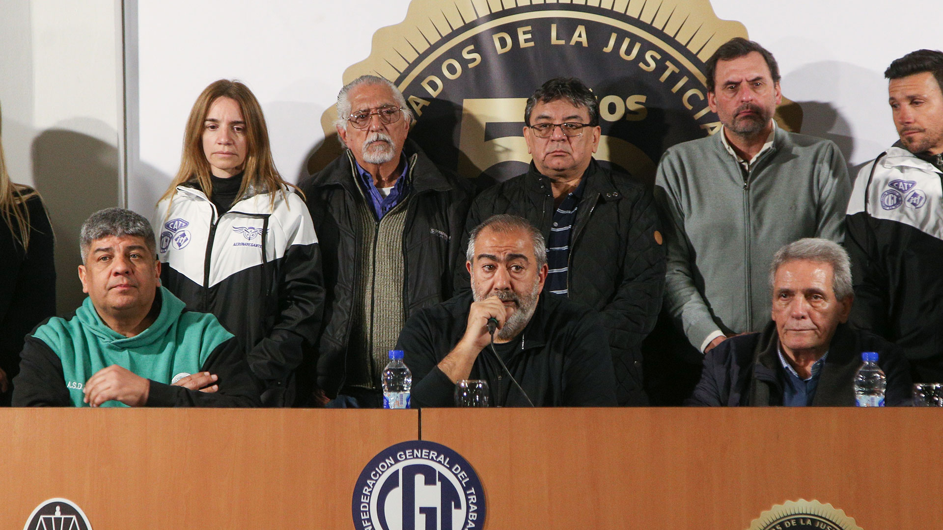 Los miembros del triunvirato de la CGT, Pablo Moyano, Carlos Acuña y Héctor Daer, durante la conferencia de prensa posterior a la marcha que realizaron al Congreso