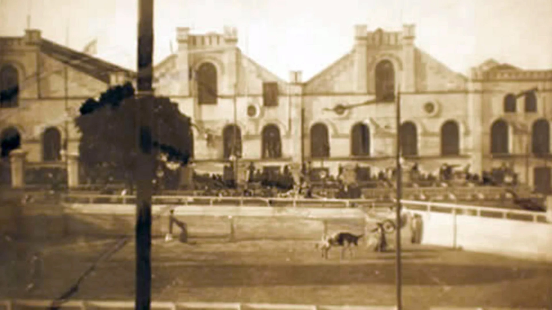 Corrida de toros en Parque Lezama en 1902