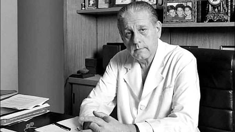 El doctor René Favaloro realizó el primer trasplante cardiáco en la Argentina