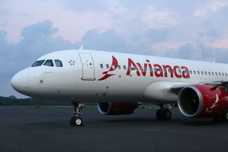 Pilotos de Avianca pidieron que les restablezcan sus salarios en mensaje al Ministerio de Trabajo