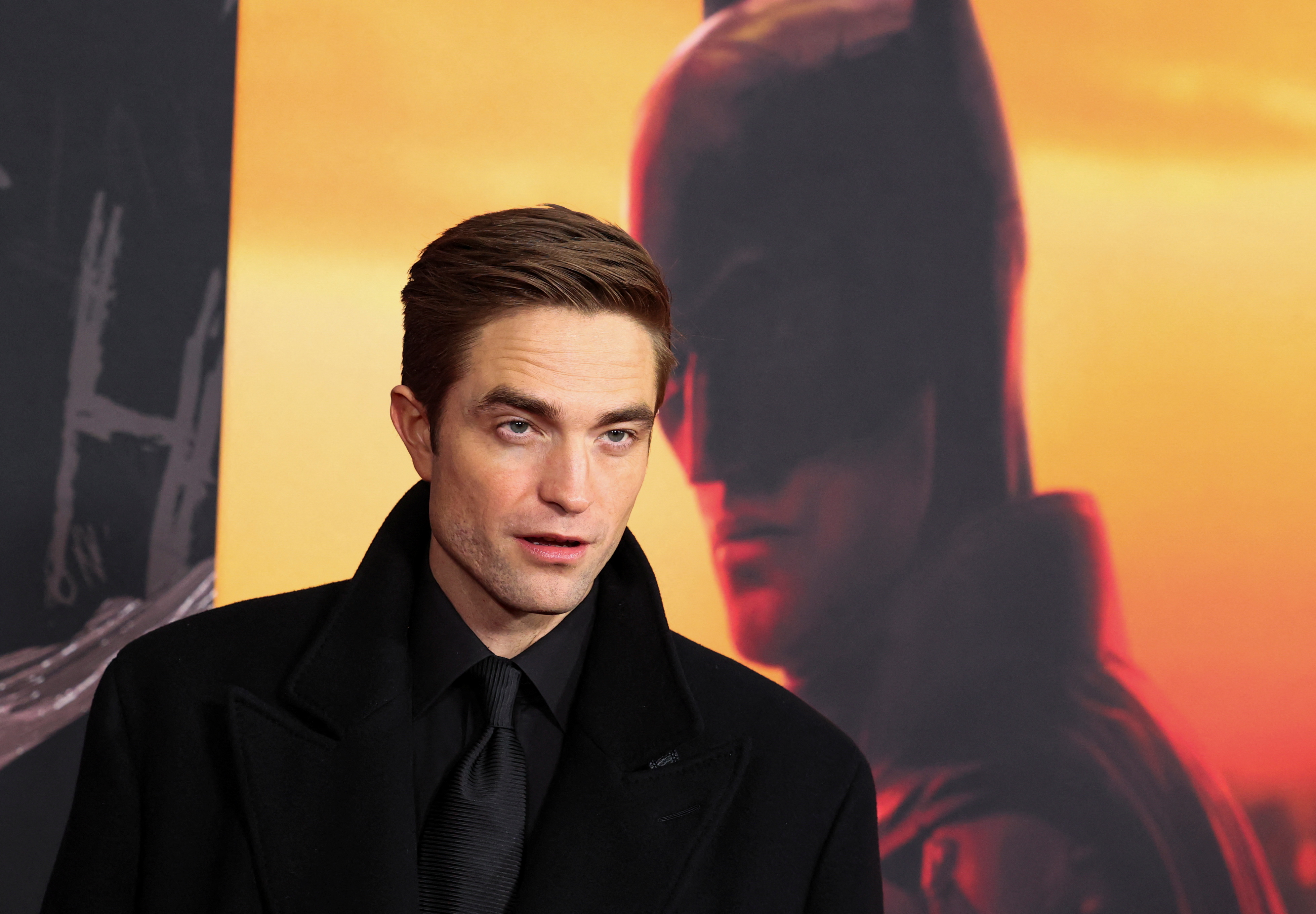 Los secretos de Robert Pattinson: el traje de pesadilla que heredó de  George Clooney para Batman y la píldora de Valium que le valió su primer  éxito - Infobae