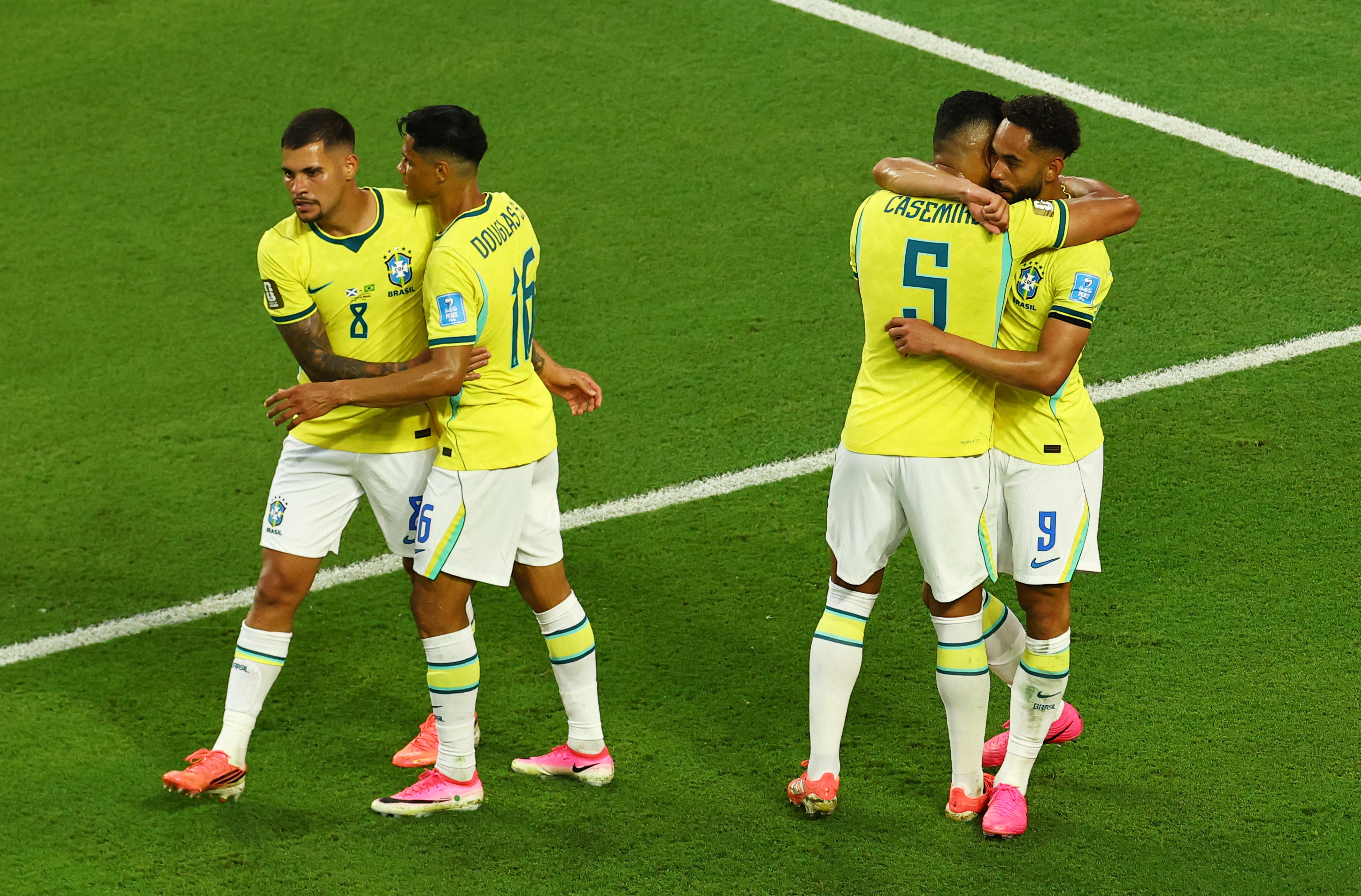 Brasil le gan&oacute; 3-0 a Escocia y se clasific&oacute; a los 16 avos de final como primero del Grupo C del Mundial
