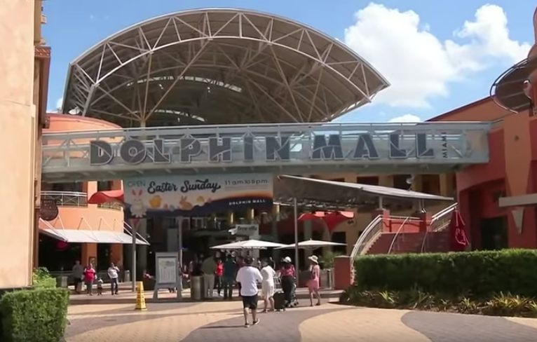 The Dolphin Mall is the largest outlet in the city of Miami.