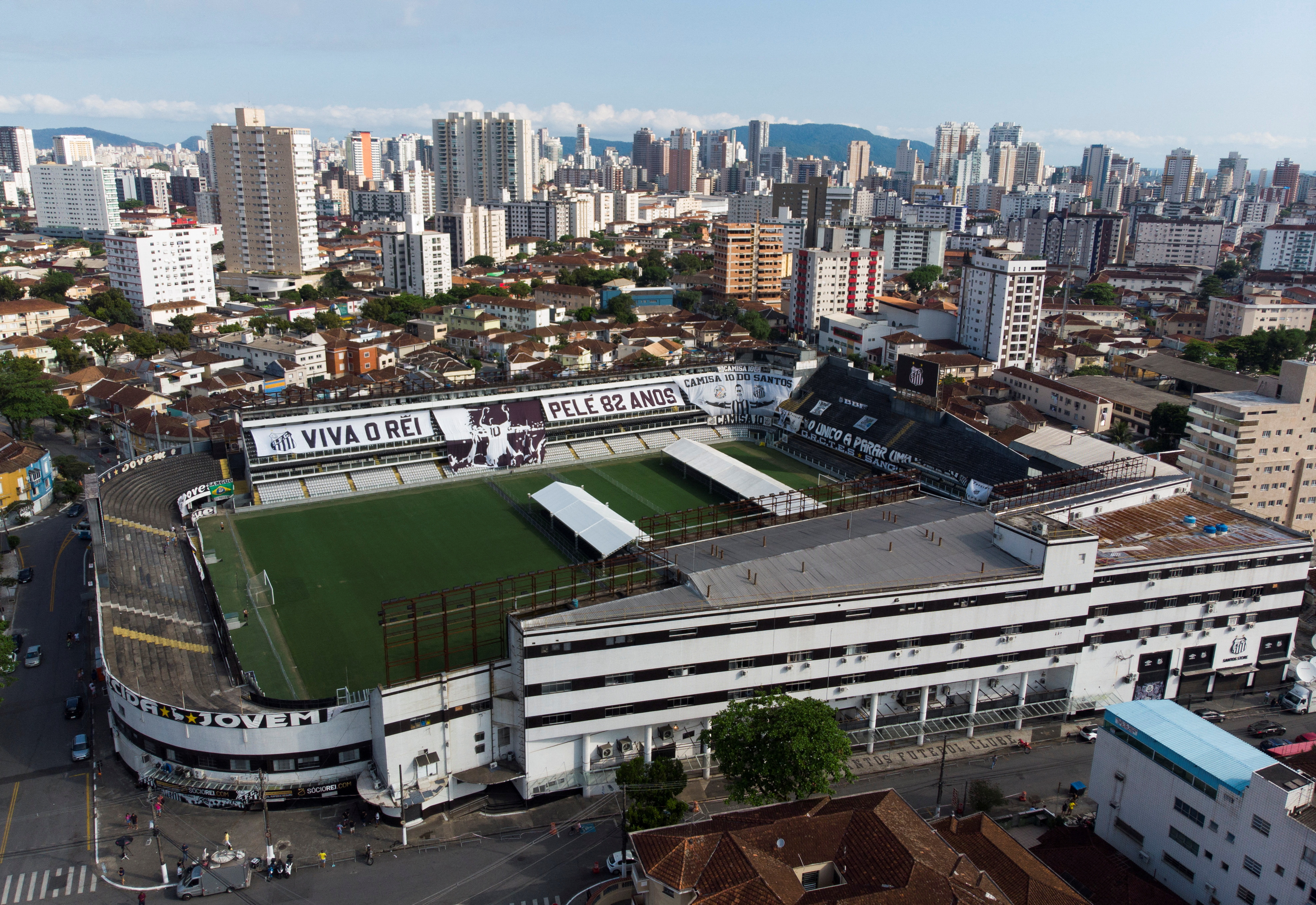 Una vista aérea del estadio Vila Belmiro, la casa que Pelé hizo famosa en todo el mundo (REUTERS/Diego Vara)