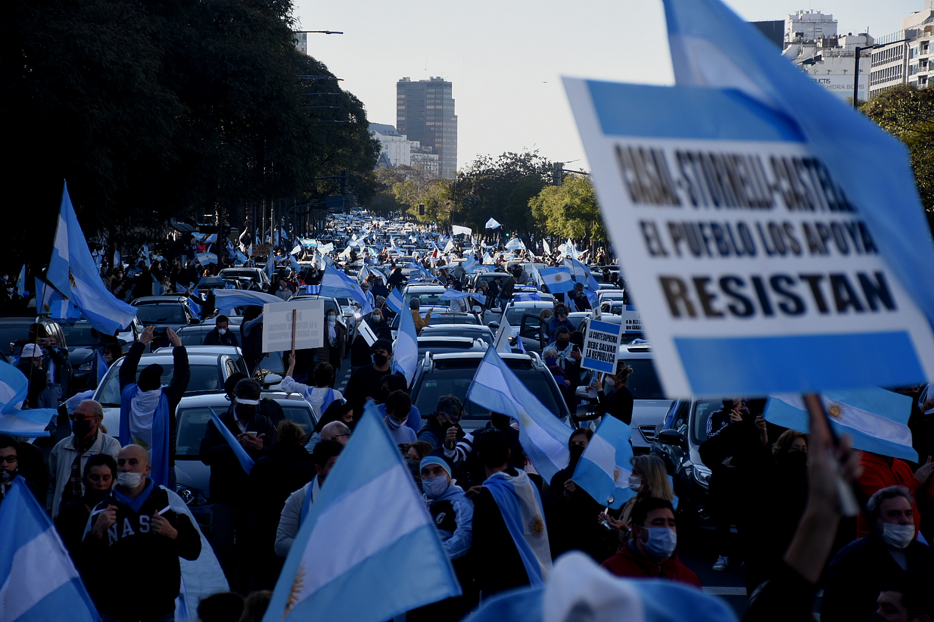 La marcha fue multitudinaria y se realizó en los centros urbanos más importantes del país (Nicolás Stulberg)