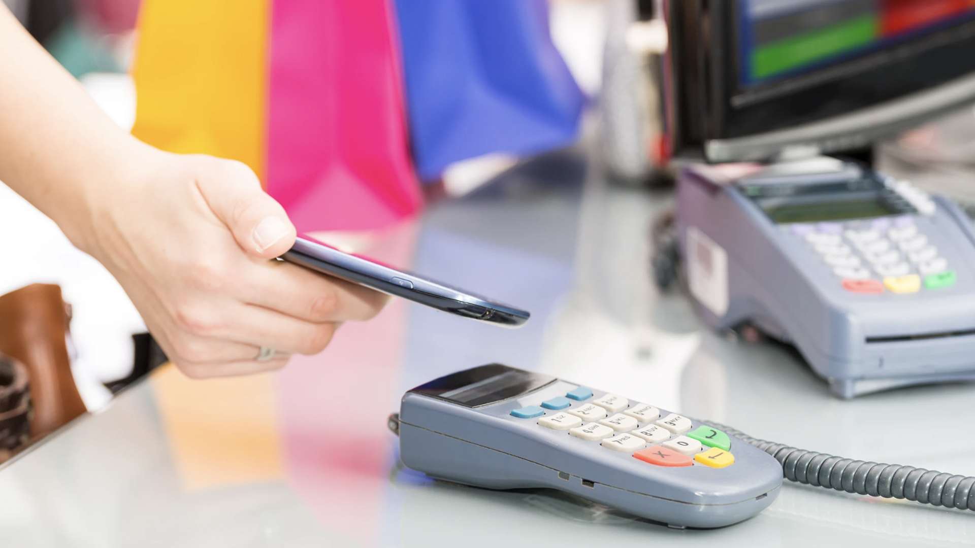 AZUL implementa aplicación que permite recibir pagos con tarjetas NFC desde  dispositivos móviles - Z 101 Digital