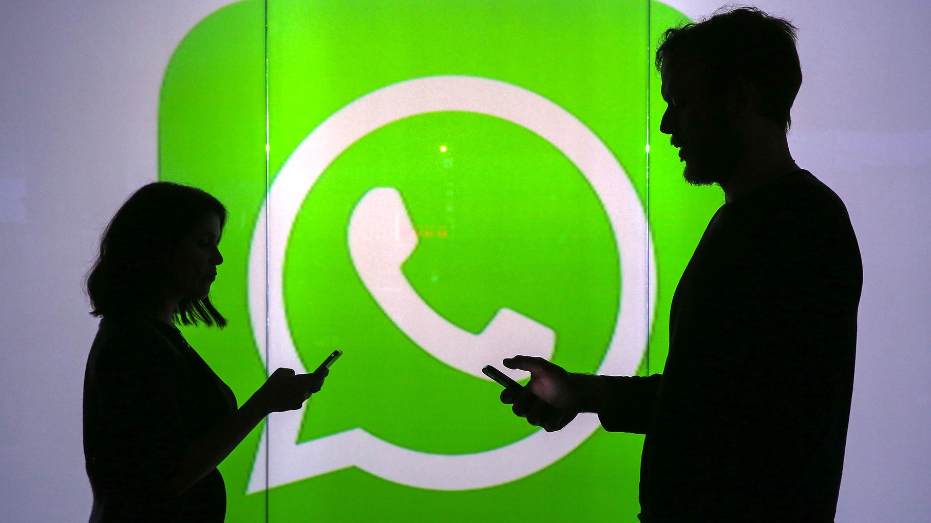 Hay quienes usan trucos para encontrar la localización de sus contactos de WhatsApp (Foto: Chris Ratcliffe/Bloomberg)