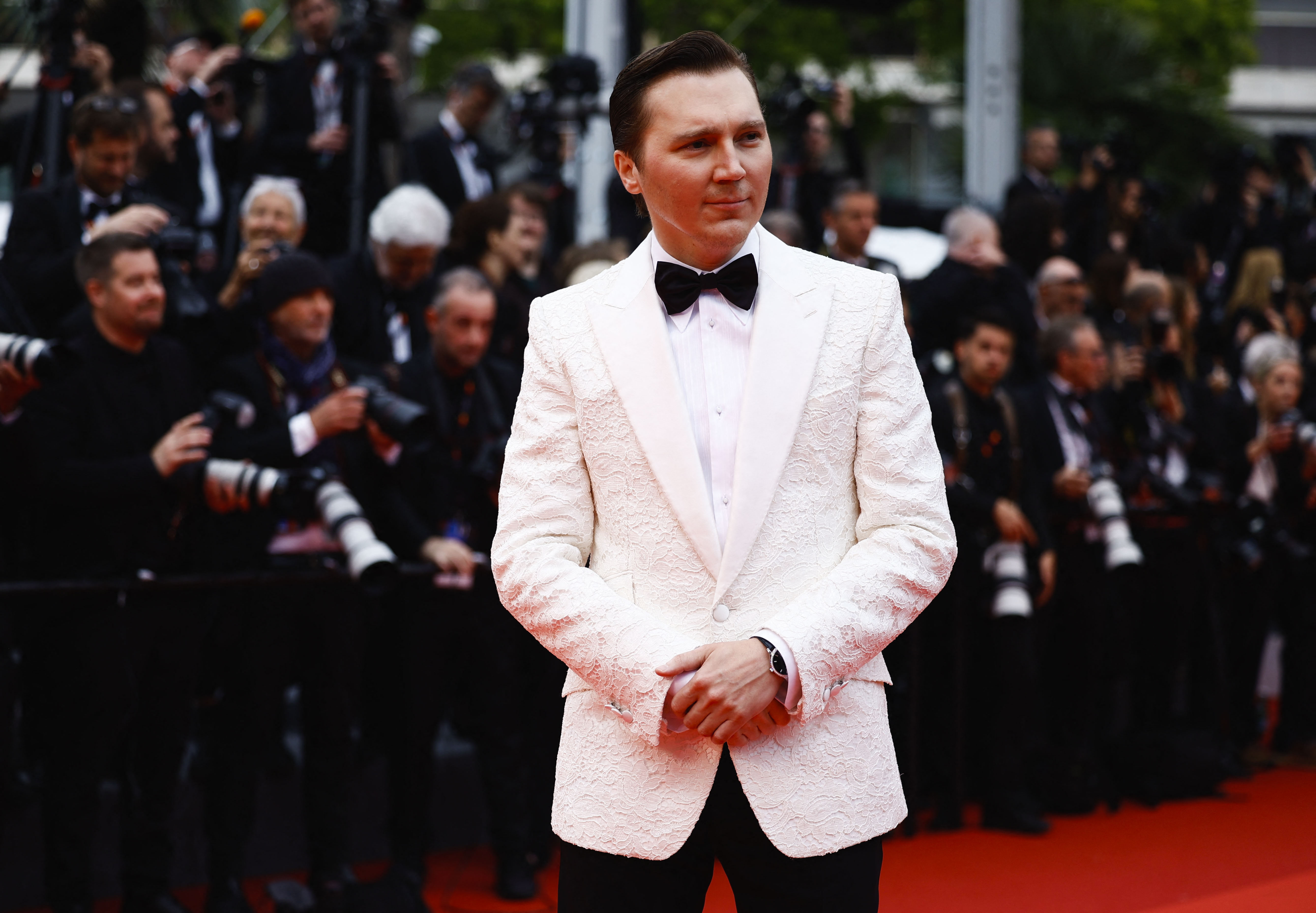 Paul Dano fue más allá y vistió un smoking super original REUTERS/Sarah Meyssonnier