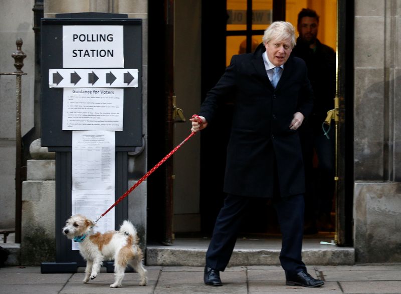 El Gobierno de Boris Johnson se adelanta a otros países iniciando el trámite parlamentario de una ley que reconocerá que los animales son seres con sentimientos (REUTERS)