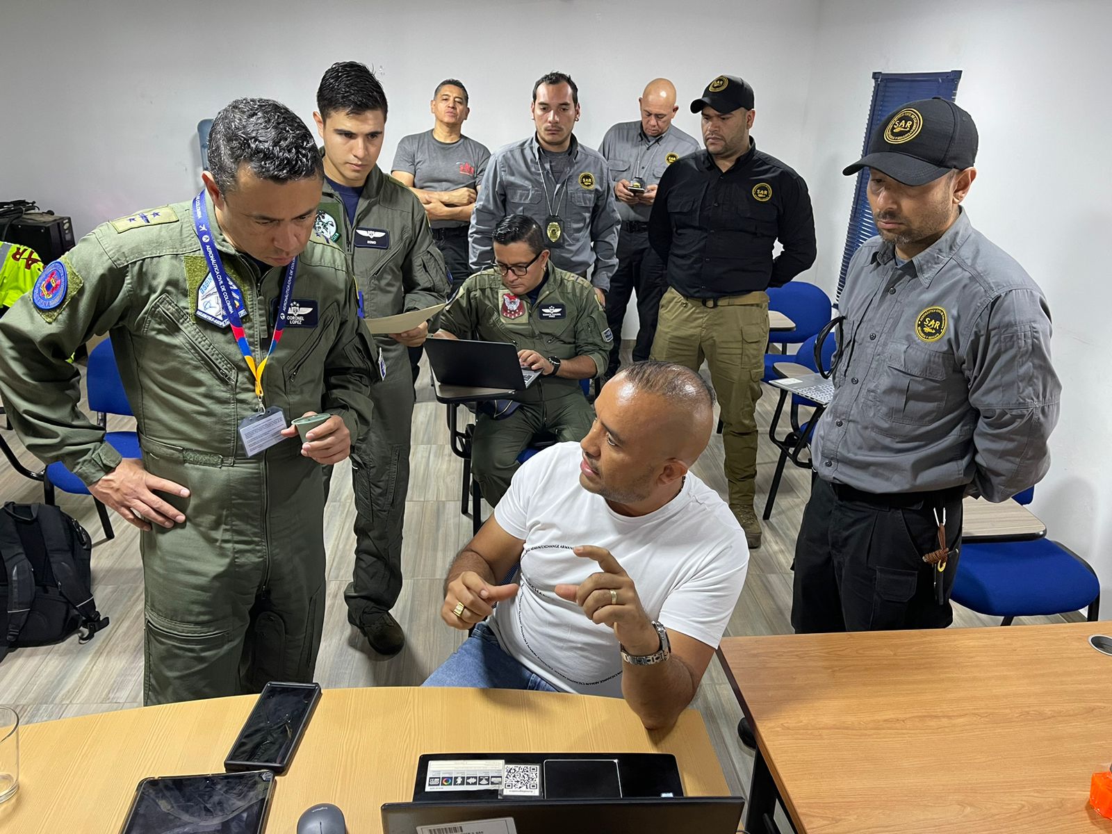 Imagen del Puesto de Mando Unificado para la búsqueda de la aeronave tipo C206 desaparecida entre Caquetá y Guaviare. /Aerocivil