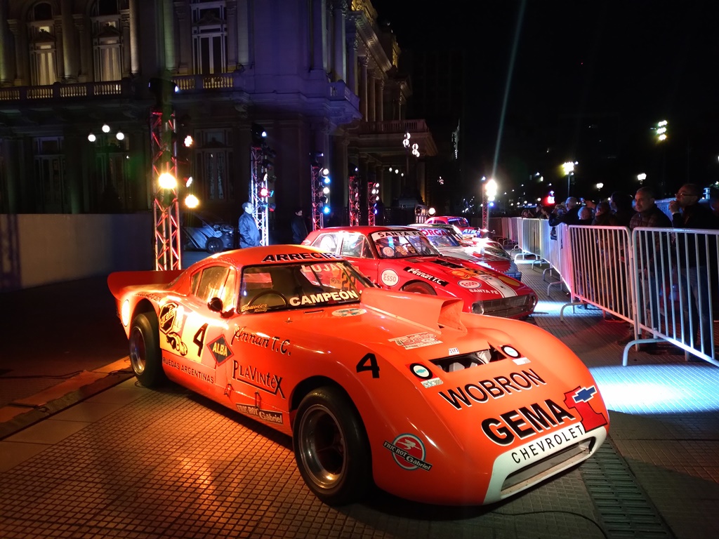 The legendary Thunder Orange by Carlos Pairetti in the foreground and next to it the Falcon Angostado by Lole Reutemann