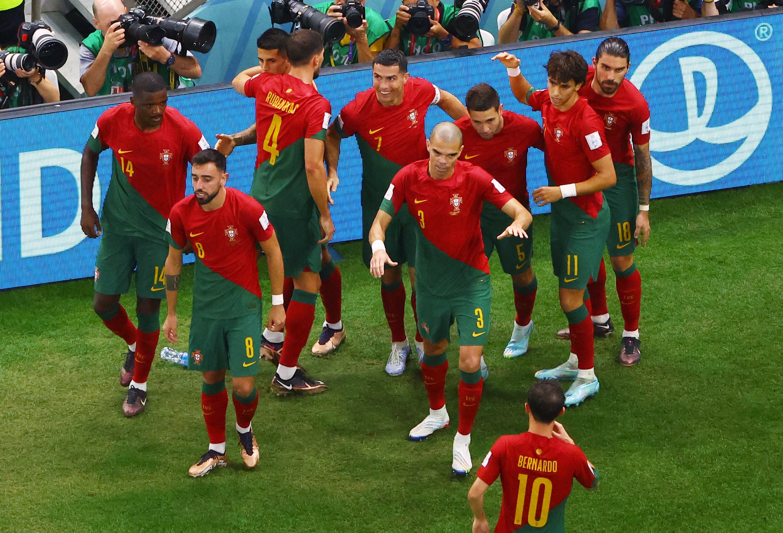 El festejo de los portugueses (REUTERS/Fabrizio Bensch)