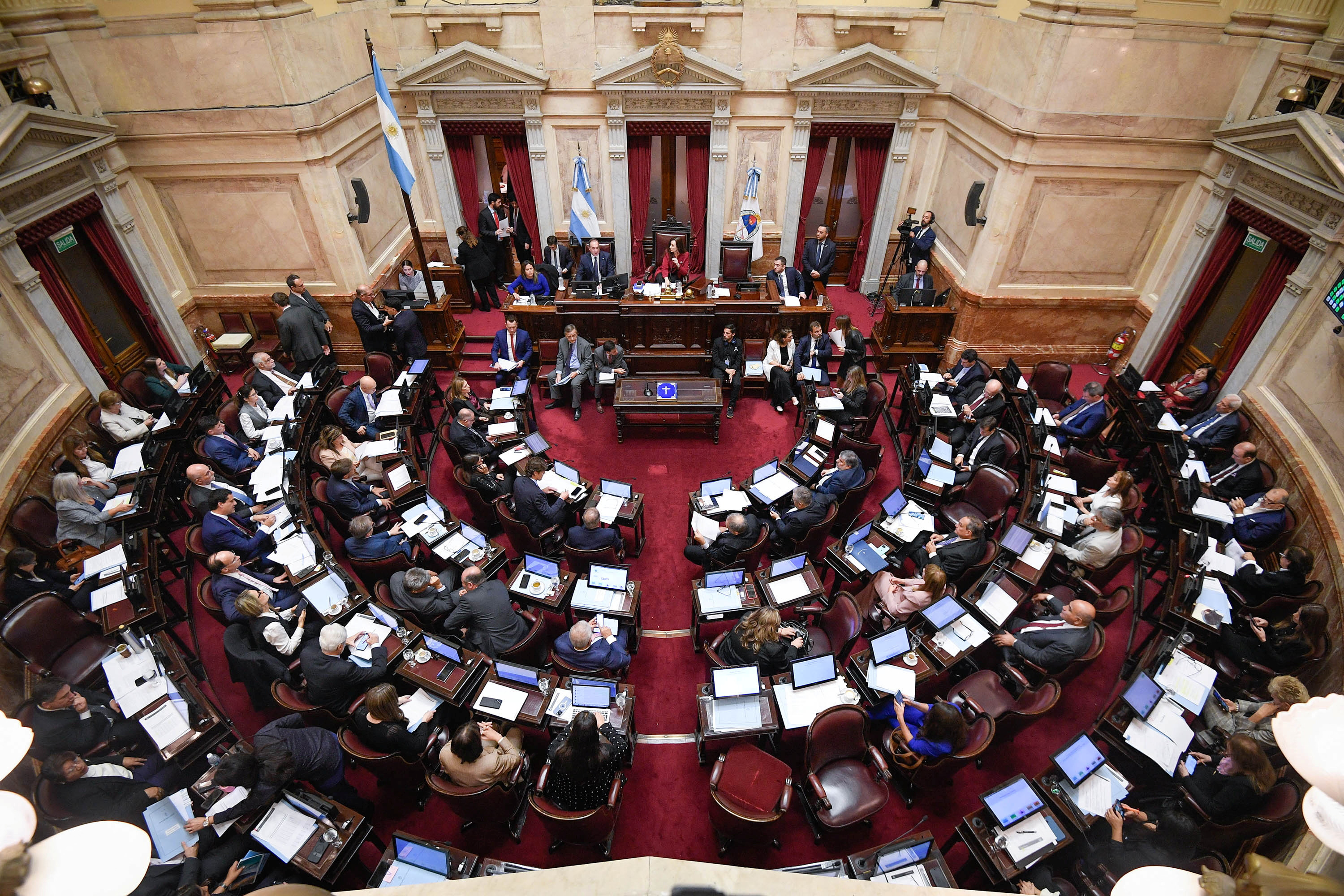 El ex presidente paraguayo Horacio Cartes fue internado en terapia intensiva tras sufrir convulsiones