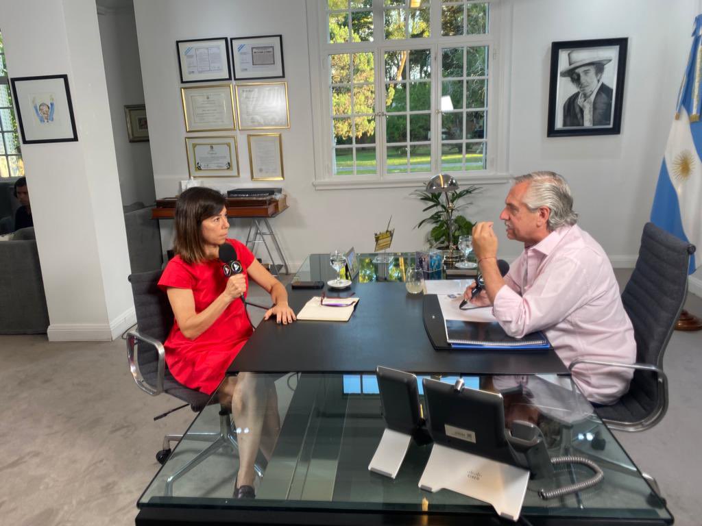 El presidente Alberto Fernández fue entrevistado por María O'Donnell para radio Urbana Play