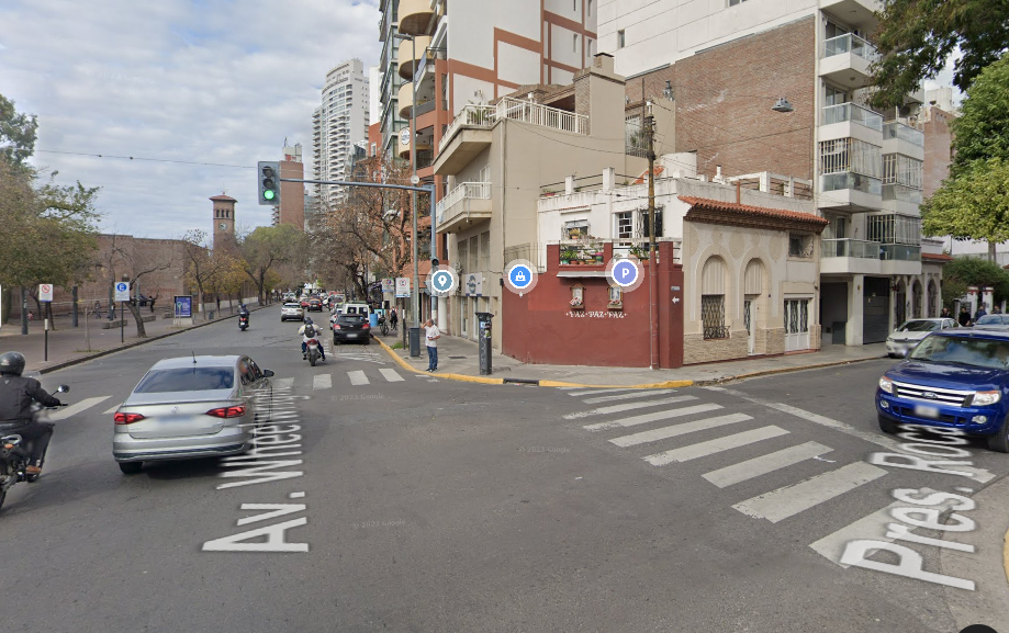 Circulaba a gran velocidad, perdió el control del vehículo y mató a dos personas que estaban en la vereda