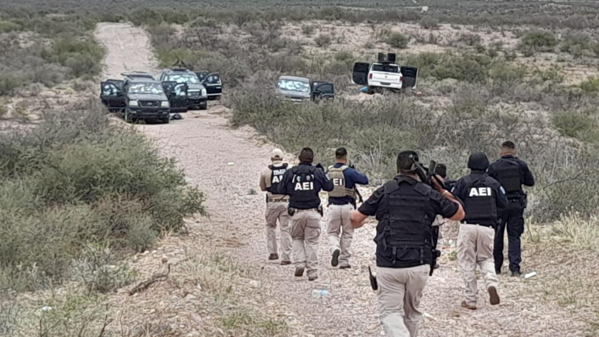 Cinco personas sin vida y vehículos calcinados, el saldo que dejó un enfrentamiento en Chihuahua 