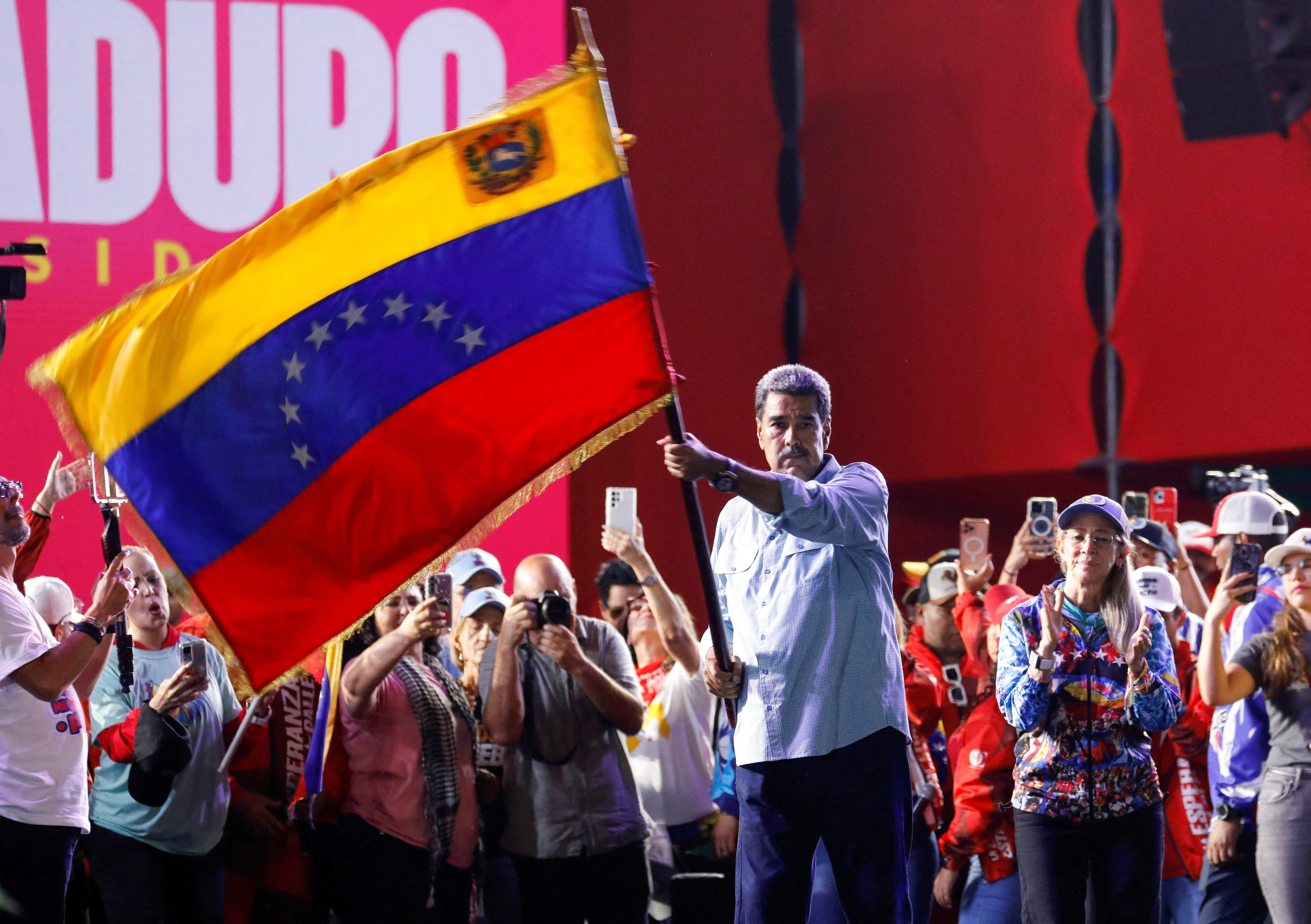 Impidieron despegar de Panamá a un vuelo con ex presidentes que iban a Venezuela para observar las elecciones