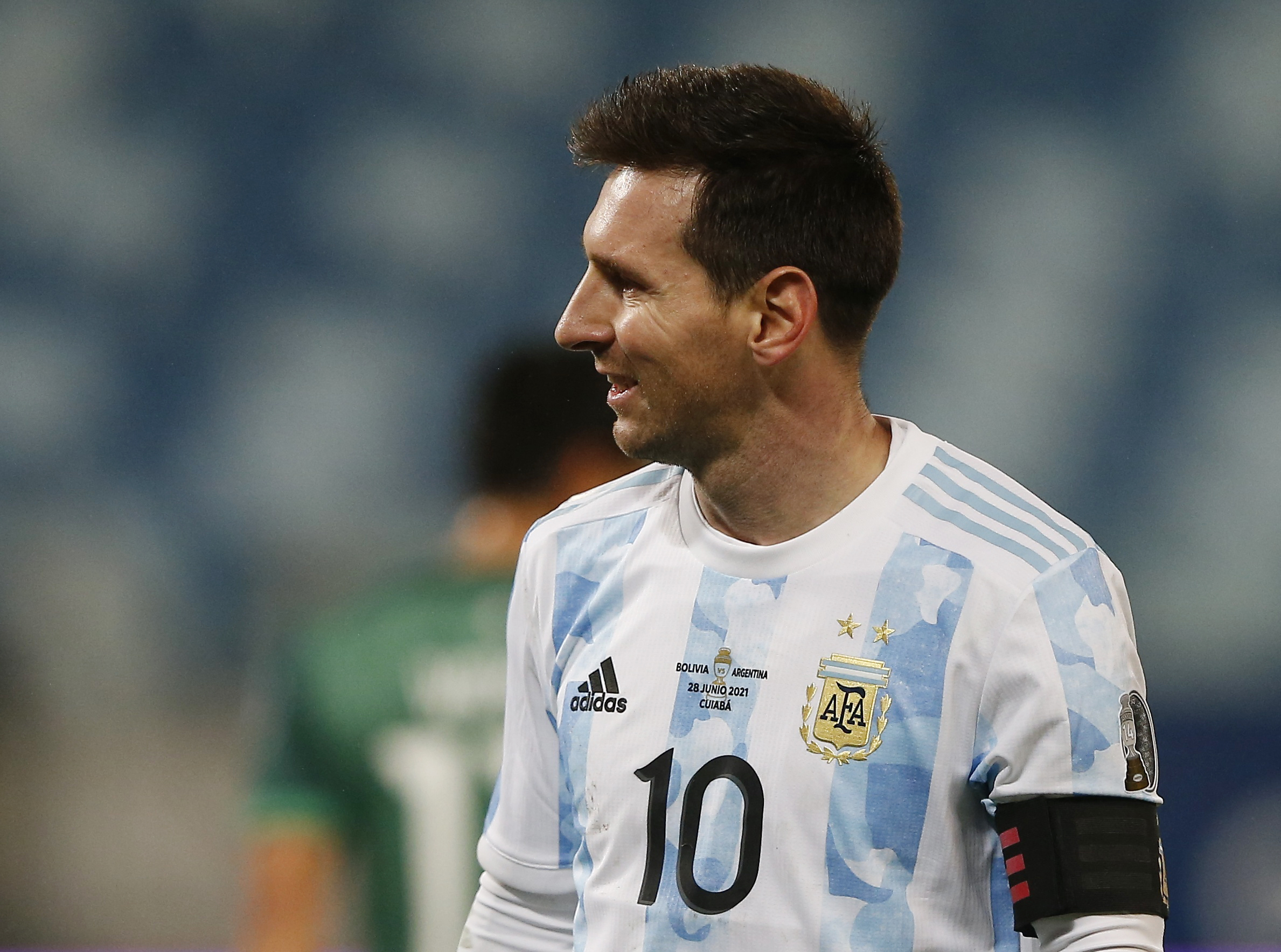 El peor club del mundo le hizo una oferta a Lionel Messi: condiciones que le exige - Infobae