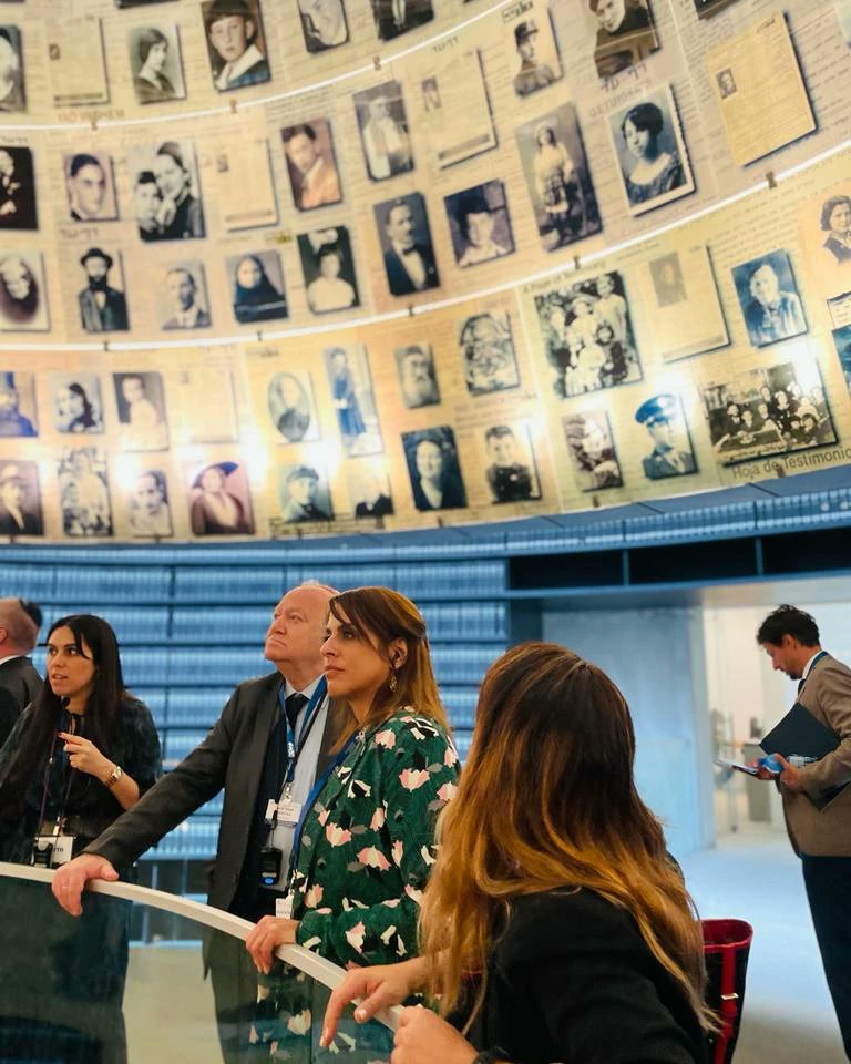 Tras el encuentro, Donda recorrió las instalaciones del Museo de la Historia del Holocausto (Yad Vashem)