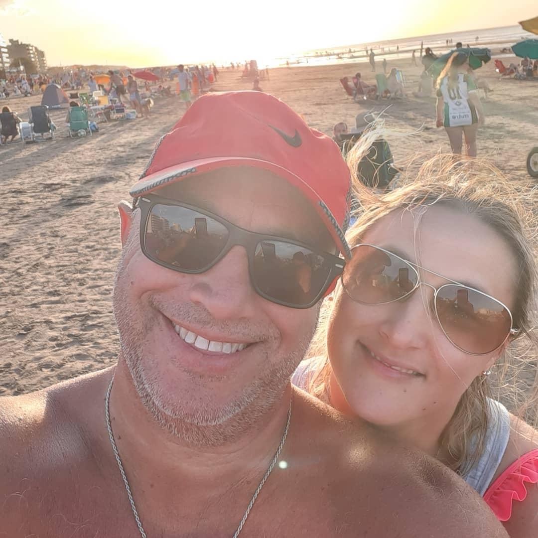 Tiempos felices, Salvador y su hija disfrutando de la playa