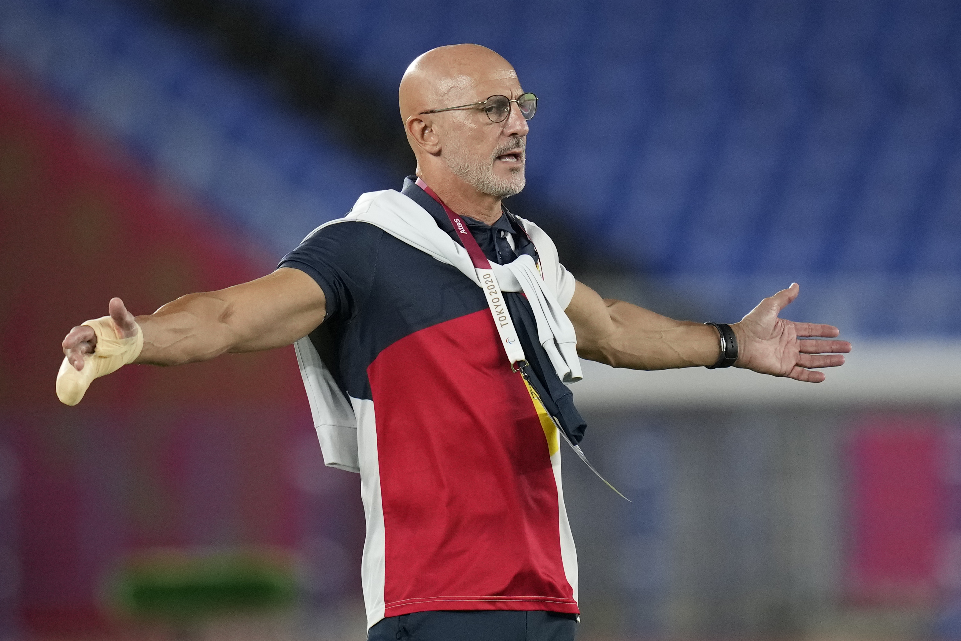 Luis de la Fuente asumió el cargo como nuevo entrenador de España (AP)