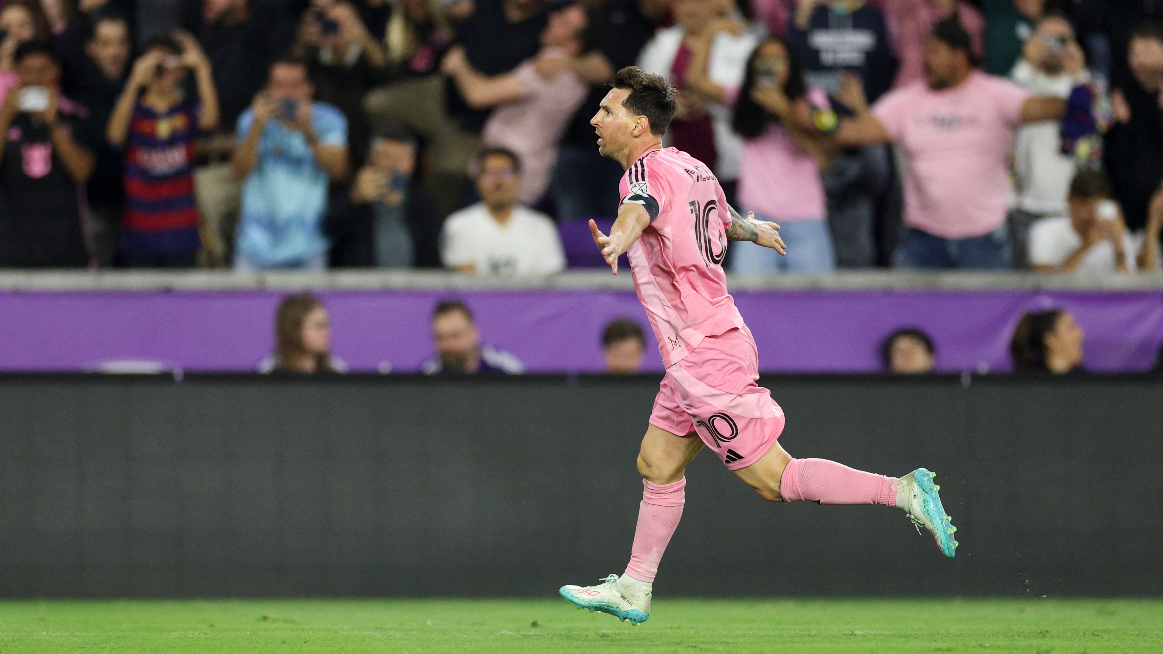 El especial entrenamiento de Anthony Joshua tras el fatal accidente en Nigeria en el que murieron sus dos amigos