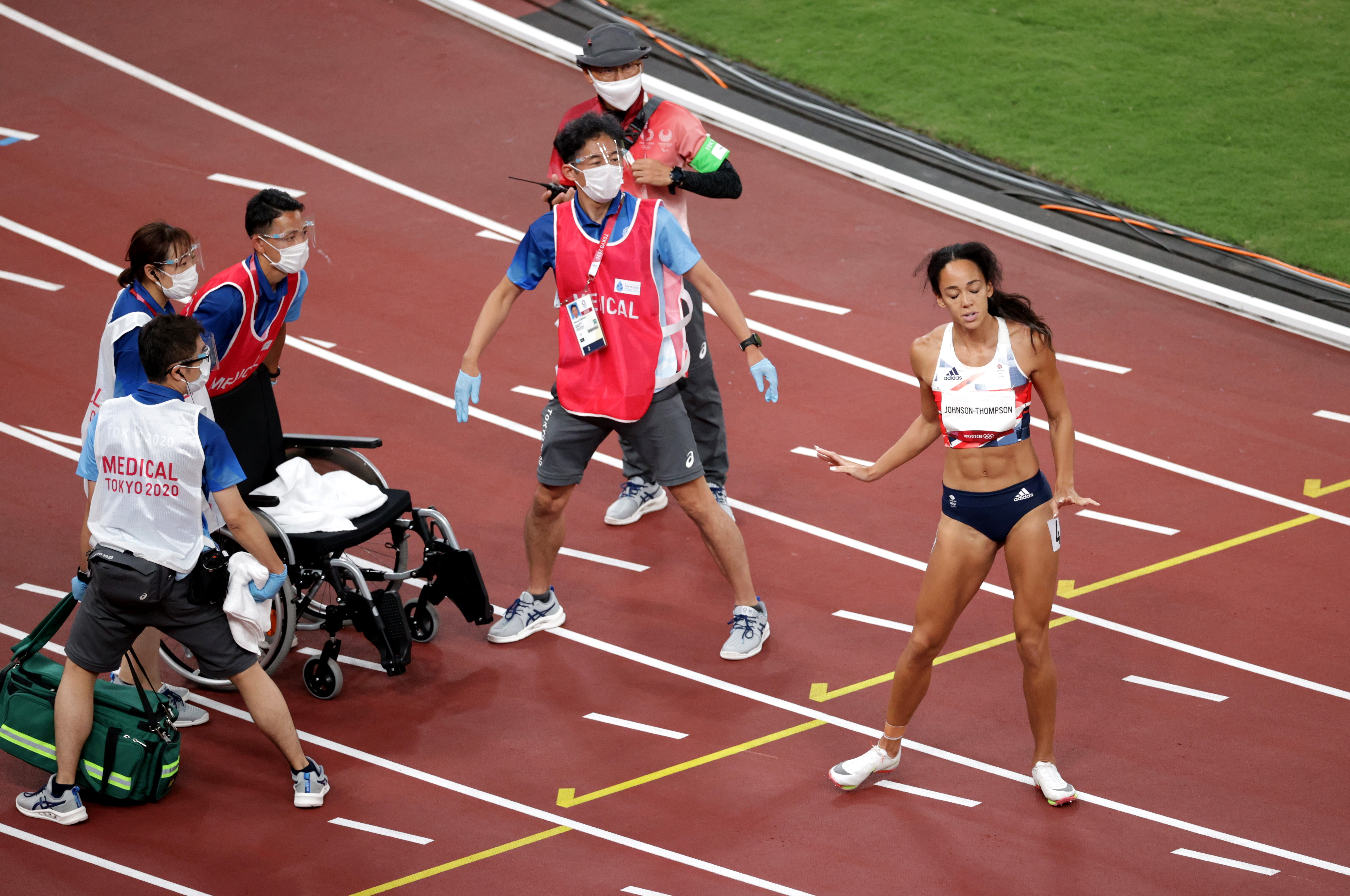 El atleta que selactimo la discount pierna y siguio la carrera