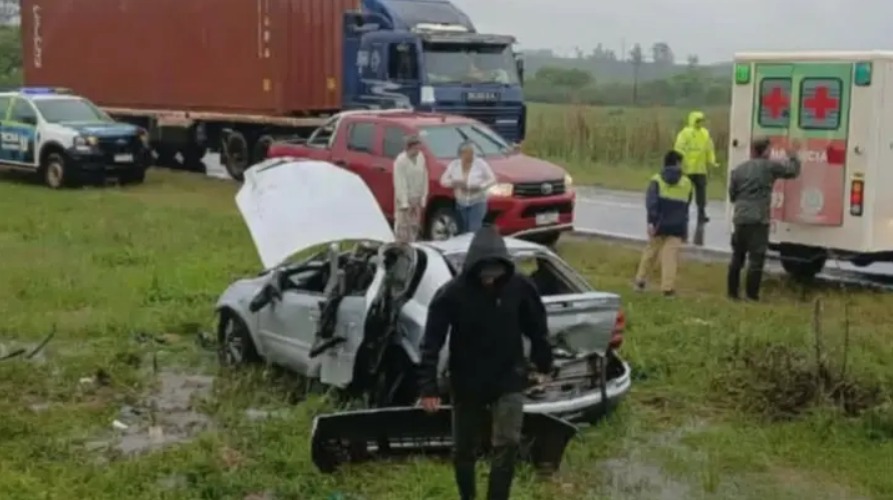 Trágico accidente en Corrientes: un auto volcó tras despistarse y murió un bebé de 5 meses