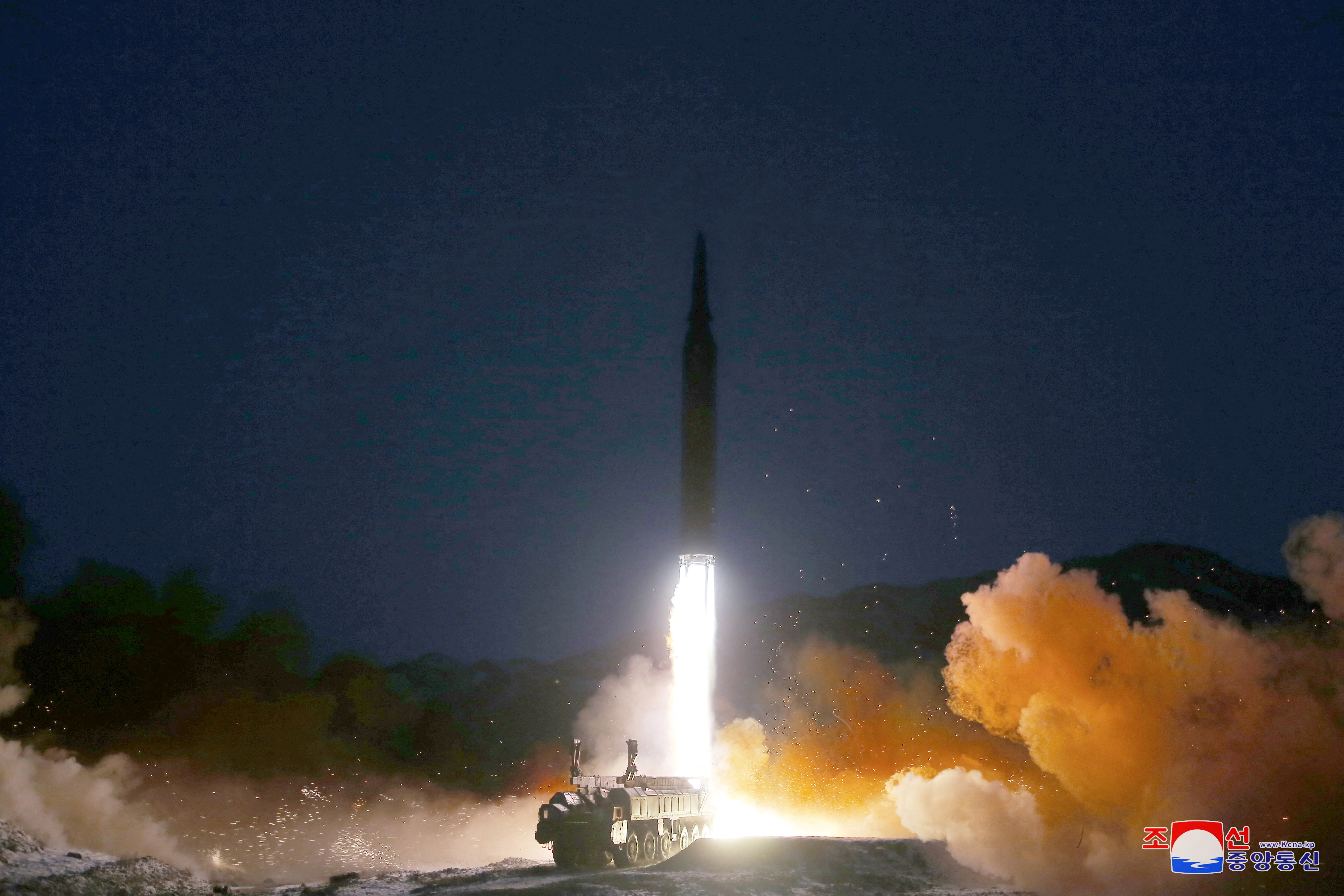 El misil lanzado este martes por Corea del Norte (KCNA via REUTERS)